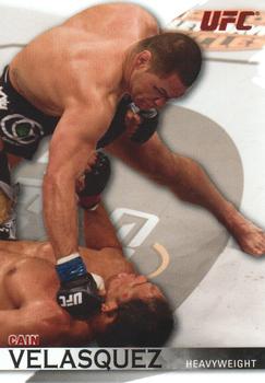 2010 Topps UFC Knockout #32 Cain Velasquez Front