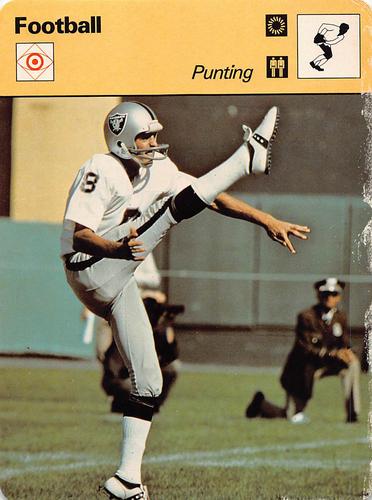 1977-79 Sportscaster Series 44 #44-22 Punting Front