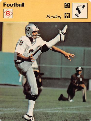 1977-79 Sportscaster Series 44 #44-22 Punting Front