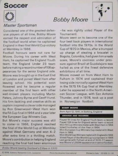 1977-79 Sportscaster Series 51 #51-06 Bobby Moore Back