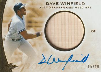 2014 Leaf Q - Autographed Memorabilia #AM-DW2 Dave Winfield Front