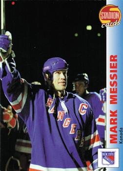 2000 Stadion World Stars #067 Mark Messier Front