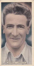 1935 Ardath Cork Cricket, Tennis & Golf Celebrities #24 Harold Larwood Front