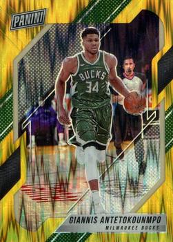 2022 Panini National Convention VIP Gold Pack - Gold #28 Giannis Antetokounmpo Front