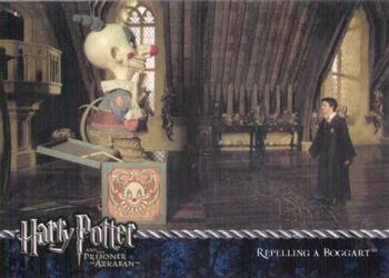 2004 Cards Inc. Harry Potter and the Prisoner of Azkaban #29 Repelling a Boggart Front