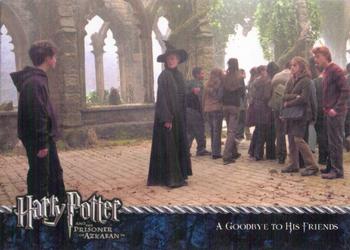 2004 Cards Inc. Harry Potter and the Prisoner of Azkaban #32 A Goodbye to His Friends Front