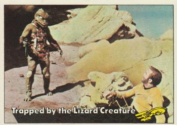 1976 Topps Star Trek #55 Trapped by the Lizard Creature Front