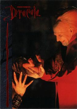 1992 Topps Bram Stoker's Dracula #26 Facing his vampire brides, Dracula pull Front