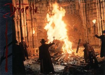 1992 Topps Bram Stoker's Dracula #64 Thinking fast, Van Helsing splashes hol Front
