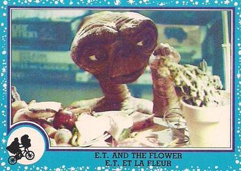 1982 O-Pee-Chee E.T. The Extraterrestrial #18 E.T. and the Flower Front