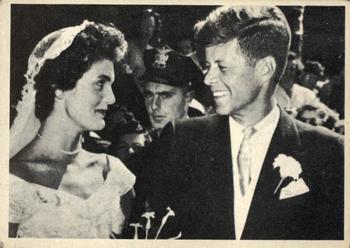 1964 Topps John F. Kennedy #73 Sen. & Mrs. Kennedy After Marriage Front