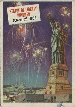 1954 Topps Scoop (R714-19) #11 Statue of Liberty Unveiled Front