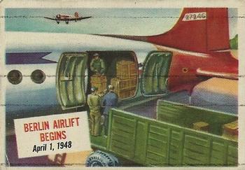 1954 Topps Scoop (R714-19) #61 Berlin Airlift Begins Front