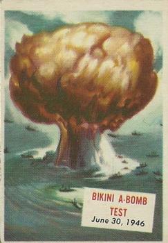 1954 Topps Scoop (R714-19) #109 Bikini A-Bomb Test Front