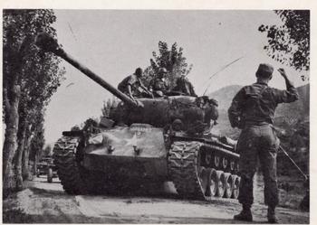 1964 Donruss Combat! (Series II) #119 Heavy Tanks Move Up Front