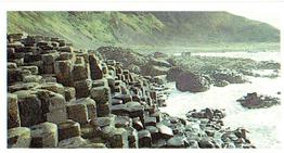 1984 Brooke Bond Features of the World #32 Giants Causeway - Co. Antrim Northern Ireland Front