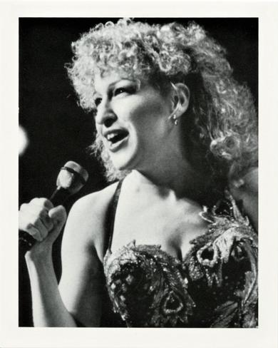 1995 Angar International Who's Who #160 Bette Midler Front