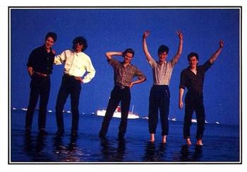 1985 Panini Smash Hits #24 The Bluebells Front