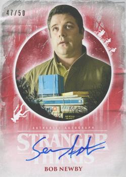 2019 Topps Stranger Things Welcome to the Upside Down - Autographs Red #NNO Sean Astin Front