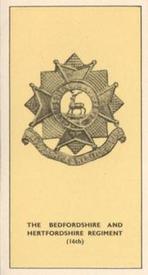 1938 Walters' Palm Toffee Some Cap Badges of Territorial Regiments #41 The Bedfordshire and Hertfordshire Regiment (16th) Front