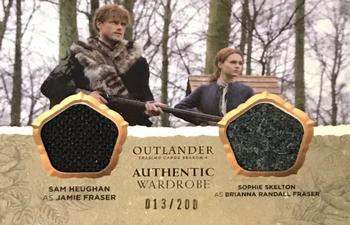 2020 Cryptozoic Outlander Season 4 - Wardrobe Dual #DM07 Sam Heughan as Jamie Fraser / Sophie Skelton as Brianna Randall Fraser Front