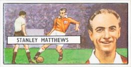 1962 Lyons Maid Famous People #34 Stanley Matthews Front