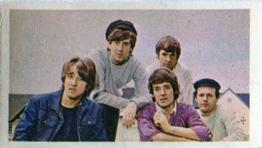 1969 Lyons Maid Pop Stars #16 The Hollies Front