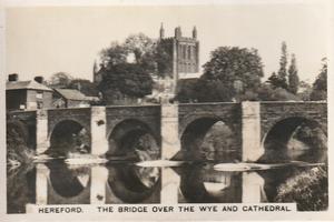 1936 Pattreiouex Sights of Britain (Second Series) #4 Hereford.  The Bridge over the Wye and Cathedral Front