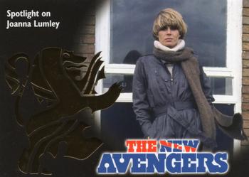 2006 Strictly Ink The New Avengers - Gold Foil #F8 Spotlight on Joanna Lumley Front