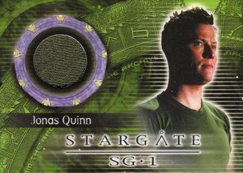 2004 Rittenhouse Stargate SG-1 Season 6 - Costume Relics #C18 Jonas Quinn Front
