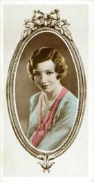 1934 Godfrey Phillips Stars of the Screen #7 Claudette Colbert Front