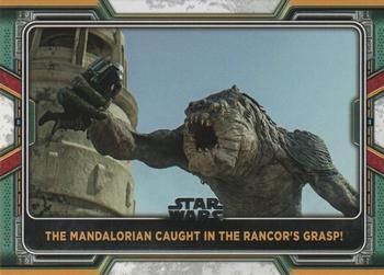 2022 Topps Star Wars: The Book of Boba Fett #95 The Mandalorian Caught in the Rancor's Grasp! Front