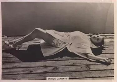1938 British American Tobacco Modern Beauties 5th Series Extra Large #8 Janice Jarratt Front