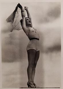 1937 Ardath Real Photographs (Series 2) #16 Rosemary Andree Front