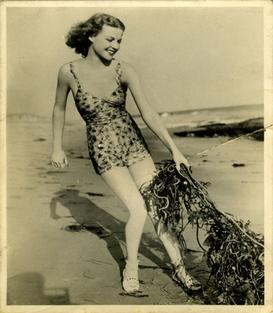 1938 Ardath Photocards Series 10 (Small) #7 Ann Sheridan Front