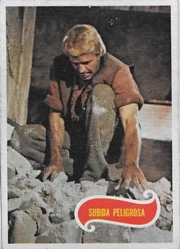 1975 Topps Planet of the Apes (Spanish) #18 Dangerous Climb Front