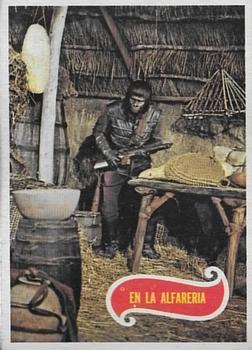 1975 Topps Planet of the Apes (Spanish) #43 Potter's Palace Front
