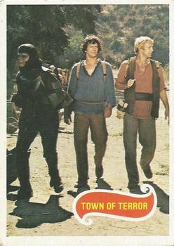 1975 Scanlens Planet of the Apes #7 Town of Terror Front