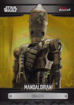 2022 Topps Finest Star Wars - The Mandalorian Gold #MD-5 IG-11 Front