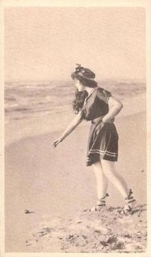 1903 Telonette Views and Art Studies (Type 1) (T116) #2 Girl on Beach Front