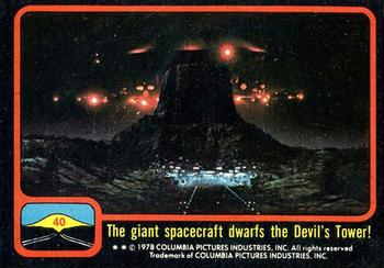 1978 Scanlens Close Encounters of the Third Kind #40 The giant spacecraft dwarfs the Devil's Tower! Front