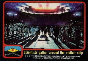 1978 Scanlens Close Encounters of the Third Kind #46 Scientists gather around the mother ship Front