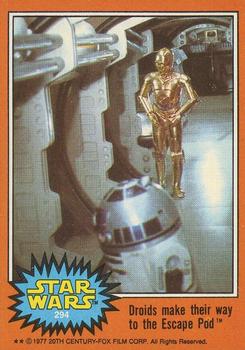 1977 Topps Star Wars #294 Droids make their way to the Escape Pod Front