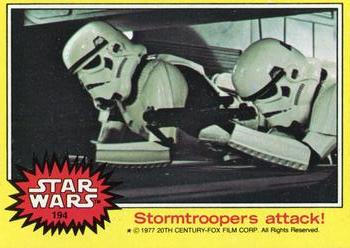 1977 Topps Star Wars #194 Stormtroopers attack! Front
