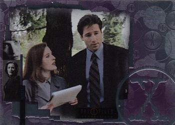 2005 Inkworks X-Files Connections #10 Scully + Mulder Front