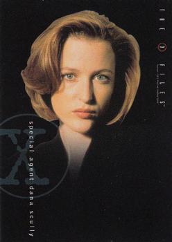 2001 Inkworks X-Files Seasons 4 & 5 #47 special agent dana scully Front