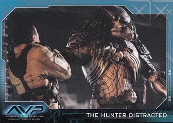 2004 Inkworks Alien vs. Predator #30 The Hunter Distracted Front