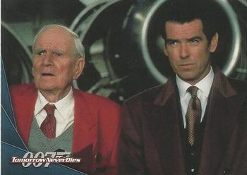 1997 Inkworks James Bond Tomorrow Never Dies #14 Q in a Red Jacket Front