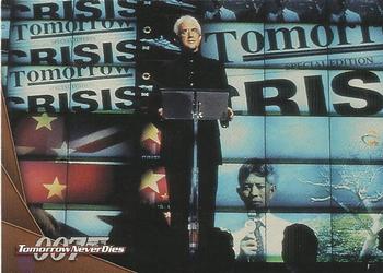 1997 Inkworks James Bond Tomorrow Never Dies #17 Images of Crisis Front