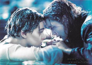 1998 Inkworks Titanic (Movie) #24 After Titanic sinks, hundreds of passengers float... Front